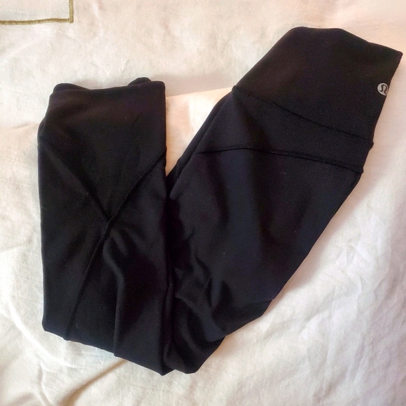 lululemon athletica Pants - LULULEMON Black Capri Leggings Size 2